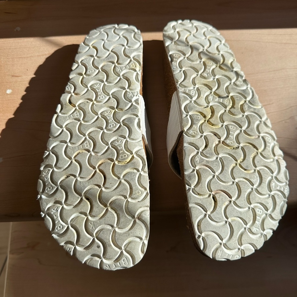 Birki’s by Birkenstock White Thong Sandals, Size 39 - Picture 2 of 5